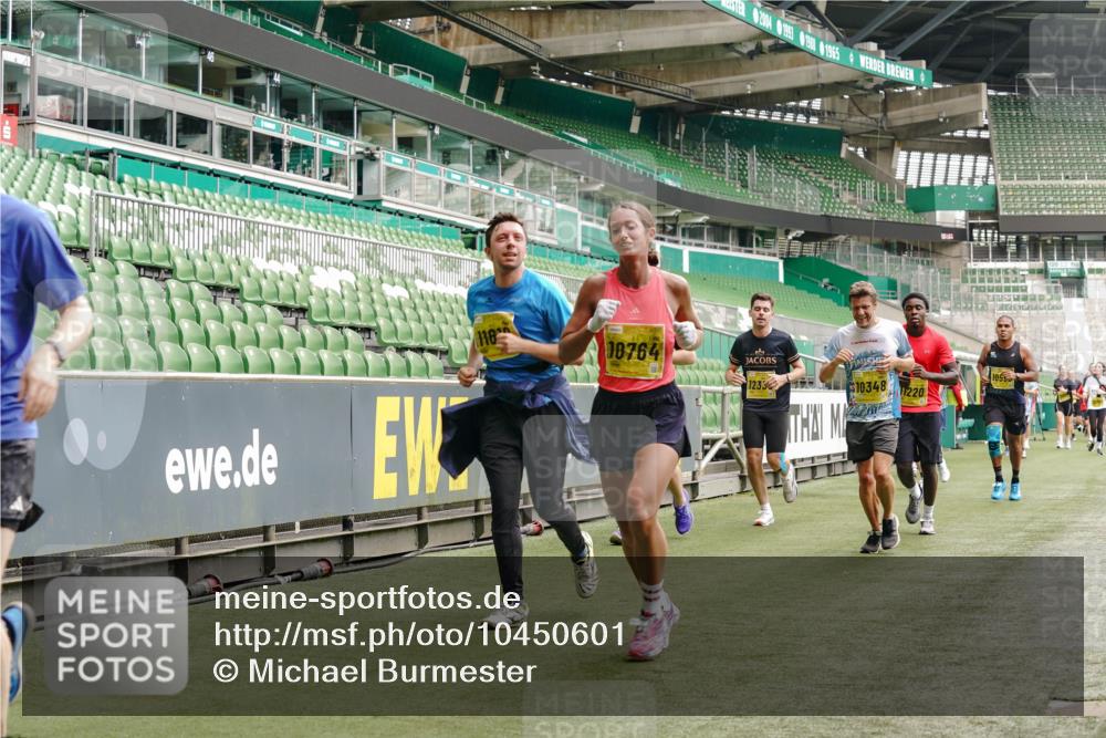 13.09.2026 - 21. swb-Marathon Bremen Michael Burmester http://msf.ph/oto/10450601 13.09.2026 10:31:07 Laufen im Stadion 10141, 10146, 10174, 10193, 10222, 10227, 10233, 10255, 10281, 10284, 10304, 10339, 10359, 10392, 10448, 10452, 10467, 10471, 10478, 10479, 10503, 10515, 10529, 10543, 10555, 10577, 10579, 10585, 10588, 10589, 10608, 10610, 10626, 10631, 10641, 10652, 10684, 10685, 10704, 10708, 10714, 10725, 10734, 10757, 10761, 10764, 10765, 10780, 10808, 10821, 10822, 10827, 10837, 10838, 10862, 10863, 10884, 10886, 10887, 10906, 10984, 11002, 11038, 11350, 11379 meine-sportfotos.de