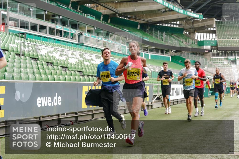 13.09.2026 - 21. swb-Marathon Bremen Michael Burmester http://msf.ph/oto/10450612 13.09.2026 10:31:07 Laufen im Stadion 10141, 10146, 10174, 10193, 10222, 10227, 10233, 10255, 10281, 10284, 10304, 10339, 10359, 10392, 10448, 10452, 10467, 10471, 10478, 10479, 10503, 10515, 10529, 10543, 10555, 10577, 10579, 10585, 10588, 10589, 10608, 10610, 10626, 10631, 10641, 10652, 10684, 10685, 10704, 10708, 10714, 10725, 10734, 10757, 10761, 10764, 10765, 10780, 10808, 10821, 10822, 10827, 10837, 10838, 10862, 10863, 10884, 10886, 10887, 10906, 10984, 11002, 11038, 11350, 11379 meine-sportfotos.de
