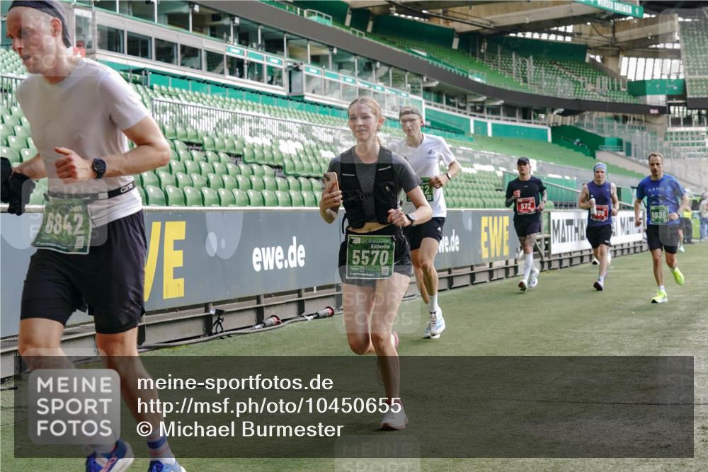 13.09.2026 - 21. swb-Marathon Bremen Michael Burmester http://msf.ph/oto/10450655 13.09.2026 12:49:19 Laufen im Stadion 382, 469, 524, 572, 663, 670, 779, 826, 889, 899, 1349, 1517, 1605, 1723, 1748, 1872, 1925, 2052, 2287, 2288, 2347, 2605, 2750, 2844, 2909, 3043, 3110, 3127, 3197, 3276, 3330, 3466, 3625, 3910, 3973, 4033, 4082, 4247, 4384, 4712, 4732, 4743, 4852, 4898, 4990, 5111, 5377, 5383, 5424, 5517, 5570, 5585, 5594, 5648, 6025, 6058, 6652, 6692, 6842, 6906, 6951, 7064, 7109, 7115, 7121, 7399, 7636, 7803, 7876, 8706, 8877, 8973, 8981, 9010, 9035, 9429 meine-sportfotos.de