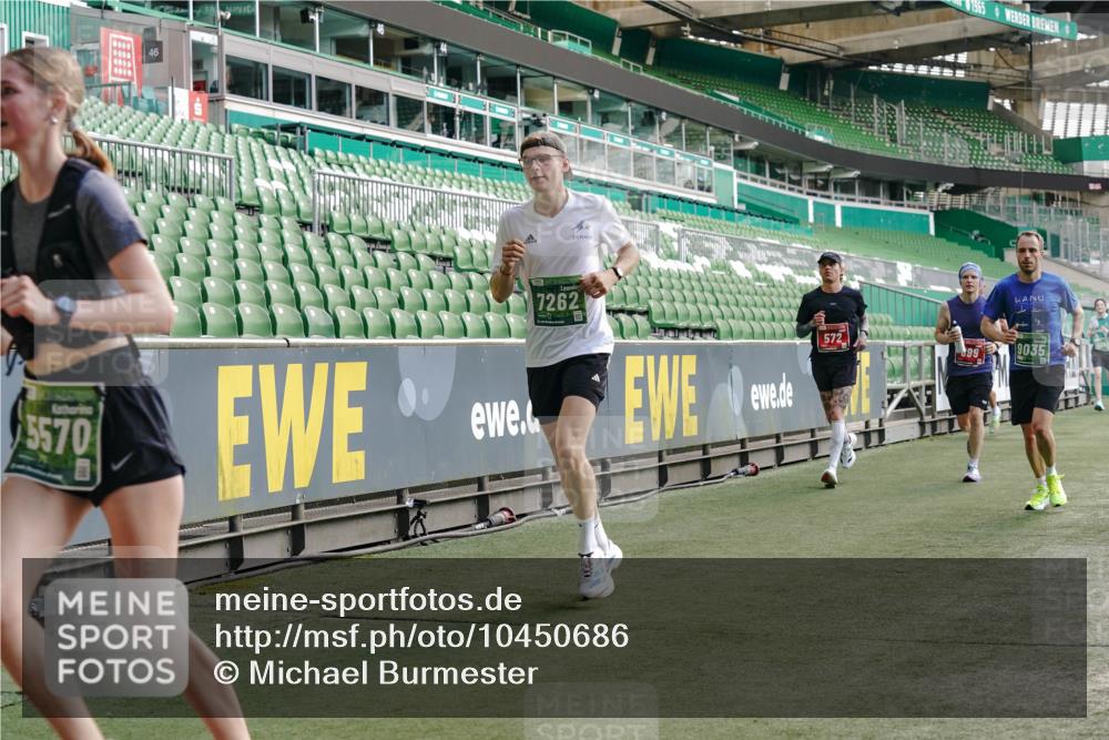13.09.2026 - 21. swb-Marathon Bremen Michael Burmester http://msf.ph/oto/10450686 13.09.2026 12:49:20 Laufen im Stadion 382, 469, 524, 572, 663, 670, 779, 826, 889, 899, 1349, 1517, 1605, 1723, 1748, 1872, 1925, 2052, 2287, 2288, 2347, 2605, 2750, 2844, 2909, 3043, 3110, 3127, 3197, 3276, 3330, 3466, 3625, 3910, 3973, 4033, 4082, 4247, 4384, 4712, 4732, 4743, 4852, 4898, 4990, 5111, 5377, 5383, 5424, 5517, 5570, 5585, 5594, 5648, 6025, 6058, 6652, 6692, 6842, 6906, 6951, 7064, 7109, 7115, 7121, 7399, 7636, 7803, 7876, 8706, 8877, 8973, 8981, 9010, 9035, 9429 meine-sportfotos.de