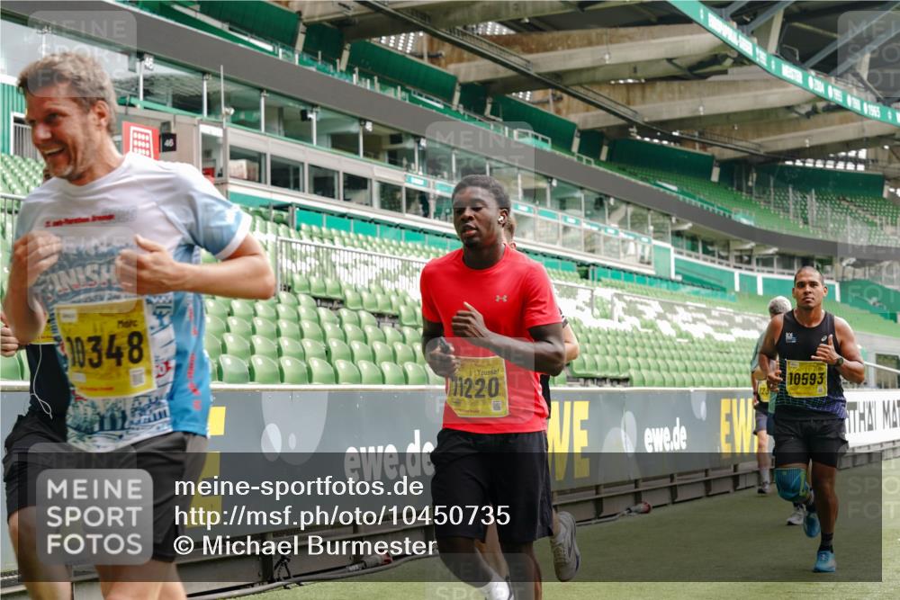13.09.2026 - 21. swb-Marathon Bremen Michael Burmester http://msf.ph/oto/10450735 13.09.2026 10:31:11 Laufen im Stadion 10141, 10146, 10174, 10193, 10222, 10227, 10233, 10255, 10281, 10284, 10304, 10339, 10359, 10392, 10448, 10452, 10467, 10471, 10478, 10479, 10503, 10515, 10529, 10543, 10555, 10577, 10579, 10585, 10588, 10589, 10608, 10610, 10626, 10631, 10641, 10652, 10684, 10685, 10704, 10708, 10714, 10725, 10734, 10757, 10761, 10764, 10765, 10780, 10808, 10821, 10822, 10827, 10837, 10838, 10862, 10863, 10884, 10886, 10887, 10906, 10984, 11002, 11038, 11350, 11379 meine-sportfotos.de