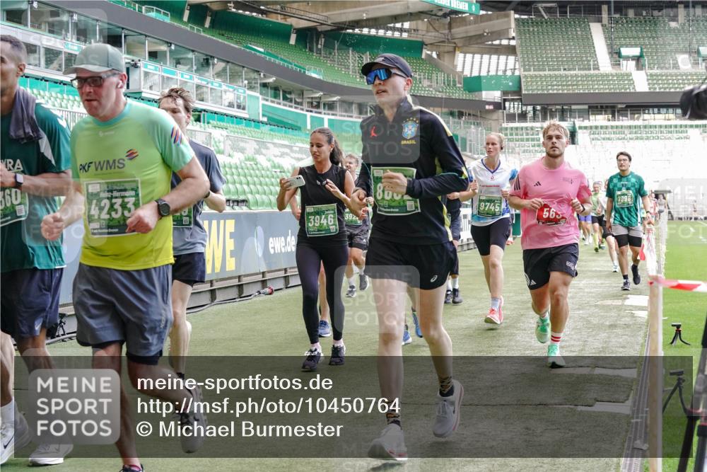 13.09.2026 - 21. swb-Marathon Bremen Michael Burmester http://msf.ph/oto/10450764 13.09.2026 13:09:29 Laufen im Stadion 164, 383, 391, 448, 532, 549, 551, 563, 625, 813, 869, 884, 898, 1025, 1072, 1124, 1150, 1180, 1285, 1289, 1398, 1559, 1688, 1855, 1867, 1880, 1899, 2041, 2208, 2215, 2229, 2232, 2243, 2268, 2366, 2380, 2413, 2429, 2441, 2467, 2471, 2525, 2530, 2553, 2573, 2594, 2635, 2692, 2714, 2717, 2727, 2782, 2785, 2823, 2841, 2897, 2920, 2930, 2931, 2941, 3032, 3063, 3086, 3291, 3316, 3327, 3333, 3398, 3437, 3707, 3769, 109 meine-sportfotos.de