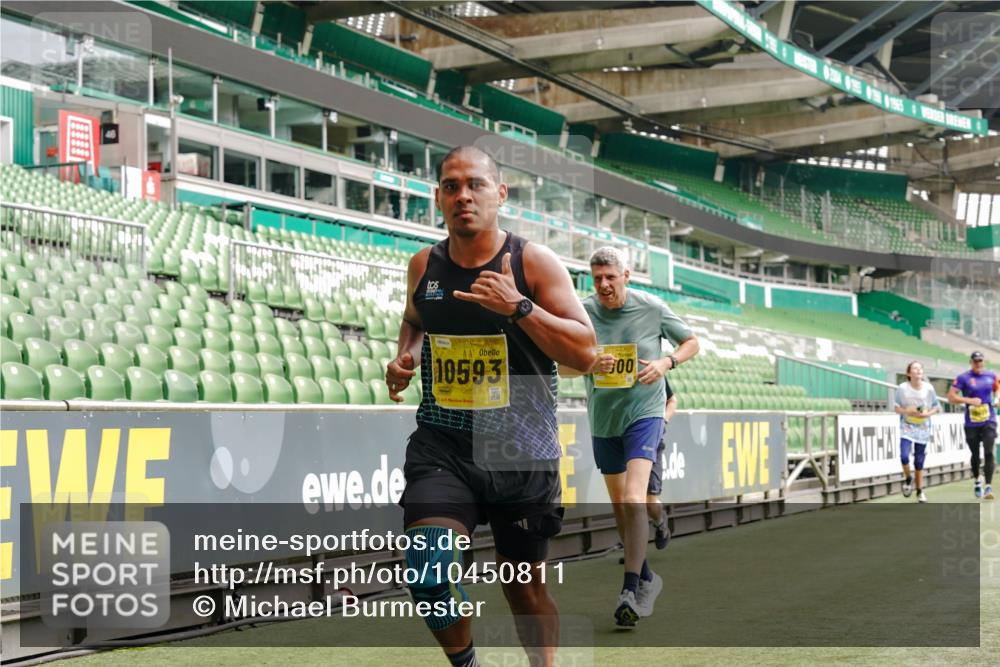 13.09.2026 - 21. swb-Marathon Bremen Michael Burmester http://msf.ph/oto/10450811 13.09.2026 10:31:12 Laufen im Stadion 10141, 10146, 10174, 10193, 10222, 10227, 10233, 10255, 10281, 10284, 10304, 10339, 10359, 10392, 10448, 10452, 10471, 10478, 10479, 10503, 10515, 10529, 10543, 10555, 10577, 10579, 10588, 10589, 10608, 10610, 10626, 10631, 10641, 10652, 10684, 10685, 10704, 10708, 10714, 10725, 10734, 10757, 10761, 10764, 10765, 10780, 10808, 10821, 10822, 10827, 10837, 10838, 10862, 10863, 10884, 10886, 10887, 10906, 10984, 11002, 11038, 11350, 11379 meine-sportfotos.de