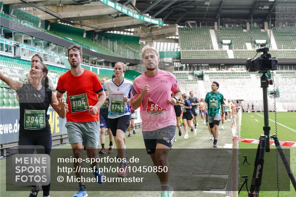 13.09.2026 - 21. swb-Marathon Bremen Michael Burmester http://msf.ph/oto/10450850 13.09.2026 13:09:30 Laufen im Stadion 164, 383, 391, 448, 532, 549, 551, 563, 625, 813, 869, 884, 898, 1025, 1072, 1124, 1150, 1180, 1285, 1289, 1398, 1559, 1688, 1855, 1867, 1880, 1899, 2041, 2208, 2229, 2232, 2243, 2268, 2366, 2380, 2413, 2429, 2441, 2467, 2471, 2525, 2530, 2553, 2573, 2594, 2635, 2692, 2714, 2717, 2727, 2782, 2785, 2823, 2841, 2897, 2920, 2930, 2931, 2941, 3032, 3063, 3086, 3291, 3316, 3327, 3333, 3398, 3437, 3707, 3769, 109 meine-sportfotos.de