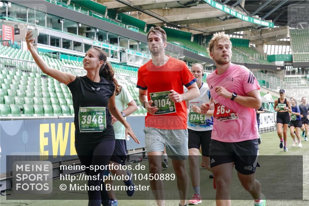 13.09.2026 - 21. swb-Marathon Bremen Michael Burmester http://msf.ph/oto/10450889 13.09.2026 13:09:31 Laufen im Stadion 164, 383, 391, 448, 532, 549, 551, 563, 625, 813, 869, 884, 898, 1025, 1072, 1124, 1150, 1180, 1285, 1289, 1398, 1559, 1688, 1855, 1867, 1880, 1899, 2041, 2208, 2229, 2232, 2243, 2268, 2380, 2413, 2429, 2441, 2467, 2471, 2525, 2530, 2553, 2573, 2594, 2635, 2692, 2714, 2717, 2727, 2782, 2785, 2823, 2841, 2897, 2920, 2930, 2931, 2941, 3032, 3063, 3086, 3291, 3316, 3327, 3333, 3398, 3437, 3707, 3769, 109 meine-sportfotos.de