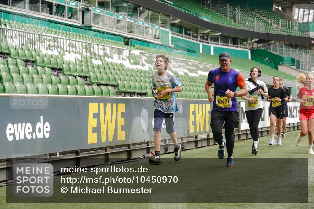 13.09.2026 - 21. swb-Marathon Bremen Michael Burmester http://msf.ph/oto/10450970 13.09.2026 10:31:16 Laufen im Stadion 10141, 10146, 10174, 10193, 10222, 10227, 10233, 10255, 10281, 10284, 10304, 10339, 10359, 10392, 10443, 10448, 10452, 10471, 10478, 10479, 10503, 10515, 10529, 10540, 10543, 10555, 10577, 10579, 10588, 10589, 10608, 10610, 10626, 10631, 10641, 10652, 10684, 10685, 10703, 10704, 10708, 10714, 10725, 10757, 10764, 10765, 10780, 10808, 10821, 10822, 10837, 10838, 10862, 10863, 10884, 10886, 10887, 10906, 10984, 11002, 11038, 11350, 11379 meine-sportfotos.de