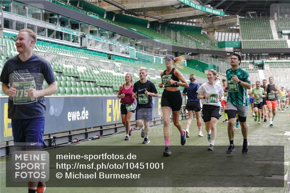13.09.2026 - 21. swb-Marathon Bremen Michael Burmester http://msf.ph/oto/10451001 13.09.2026 13:09:33 Laufen im Stadion 164, 383, 391, 448, 532, 549, 551, 563, 625, 813, 869, 884, 898, 1025, 1072, 1124, 1150, 1180, 1285, 1289, 1398, 1559, 1688, 1855, 1867, 1880, 1899, 2041, 2208, 2229, 2232, 2243, 2268, 2380, 2413, 2429, 2441, 2467, 2471, 2525, 2530, 2553, 2573, 2594, 2635, 2692, 2714, 2717, 2727, 2785, 2823, 2841, 2897, 2920, 2930, 2931, 2941, 3032, 3063, 3086, 3291, 3316, 3327, 3333, 3398, 3437, 3707, 3769, 109 meine-sportfotos.de