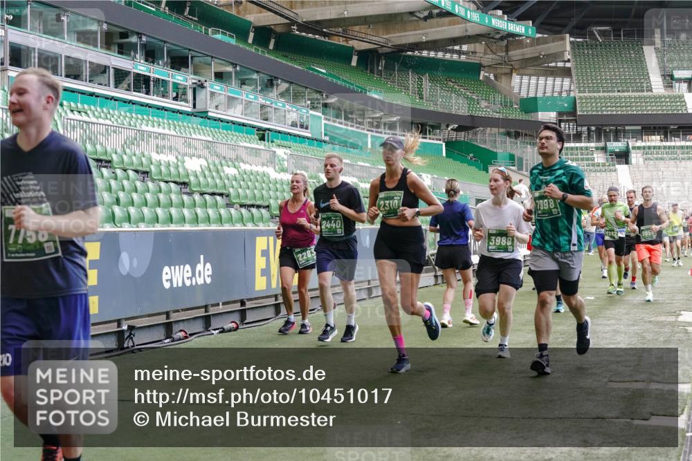 13.09.2026 - 21. swb-Marathon Bremen Michael Burmester http://msf.ph/oto/10451017 13.09.2026 13:09:33 Laufen im Stadion 164, 383, 391, 448, 532, 549, 551, 563, 625, 813, 869, 884, 898, 1025, 1072, 1124, 1150, 1180, 1285, 1289, 1398, 1559, 1688, 1855, 1867, 1880, 1899, 2041, 2208, 2229, 2232, 2243, 2268, 2380, 2413, 2429, 2441, 2467, 2471, 2525, 2530, 2553, 2573, 2594, 2635, 2692, 2714, 2717, 2727, 2785, 2823, 2841, 2897, 2920, 2930, 2931, 2941, 3032, 3063, 3086, 3291, 3316, 3327, 3333, 3398, 3437, 3707, 3769, 109 meine-sportfotos.de