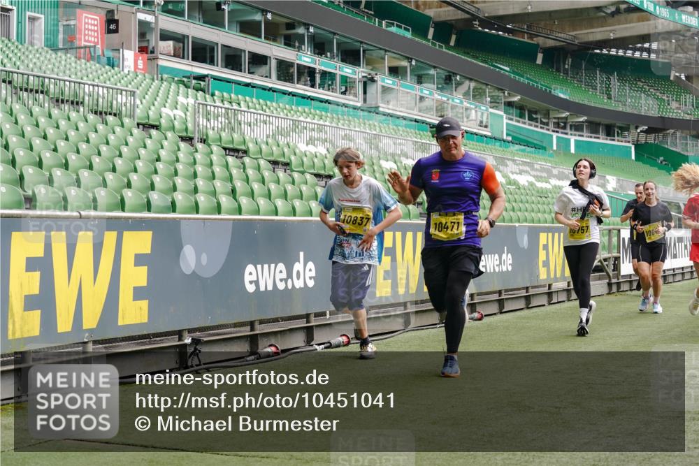 13.09.2026 - 21. swb-Marathon Bremen Michael Burmester http://msf.ph/oto/10451041 13.09.2026 10:31:18 Laufen im Stadion 10141, 10146, 10174, 10193, 10222, 10227, 10233, 10255, 10281, 10284, 10304, 10339, 10359, 10392, 10443, 10448, 10452, 10471, 10478, 10479, 10503, 10515, 10529, 10540, 10543, 10555, 10577, 10579, 10588, 10589, 10608, 10610, 10626, 10631, 10641, 10646, 10652, 10684, 10685, 10703, 10704, 10708, 10714, 10725, 10757, 10764, 10765, 10780, 10808, 10821, 10822, 10837, 10838, 10862, 10863, 10884, 10886, 10887, 10906, 10984, 11002, 11038, 11350, 11379 meine-sportfotos.de