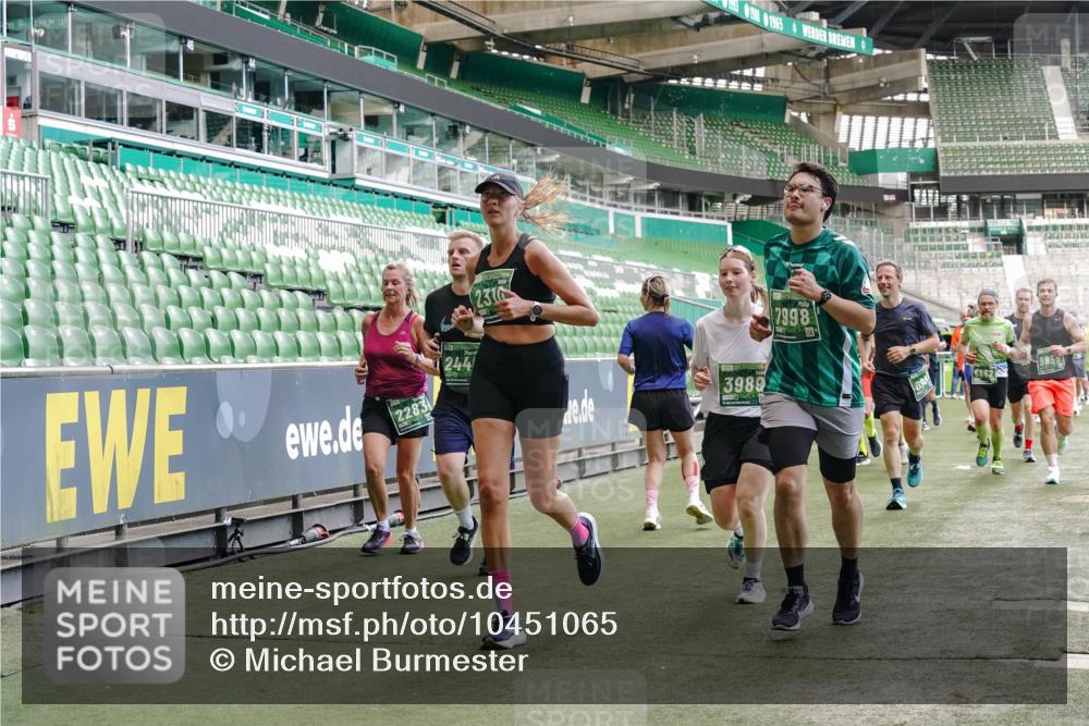 13.09.2026 - 21. swb-Marathon Bremen Michael Burmester http://msf.ph/oto/10451065 13.09.2026 13:09:34 Laufen im Stadion 164, 383, 391, 448, 532, 549, 551, 563, 625, 813, 869, 884, 898, 1025, 1072, 1124, 1150, 1180, 1289, 1398, 1559, 1688, 1855, 1867, 1880, 1899, 2041, 2208, 2229, 2232, 2243, 2268, 2380, 2413, 2429, 2441, 2467, 2471, 2525, 2530, 2553, 2573, 2594, 2635, 2692, 2714, 2717, 2727, 2785, 2823, 2841, 2897, 2920, 2930, 2931, 2941, 3032, 3063, 3086, 3291, 3316, 3327, 3333, 3398, 3437, 3707, 3769, 109 meine-sportfotos.de