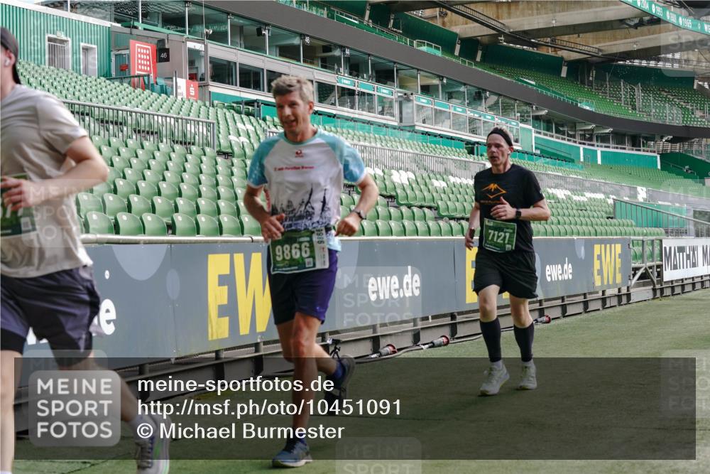 13.09.2026 - 21. swb-Marathon Bremen Michael Burmester http://msf.ph/oto/10451091 13.09.2026 12:49:32 Laufen im Stadion 382, 469, 524, 572, 663, 670, 779, 826, 899, 1349, 1513, 1517, 1605, 1723, 1748, 1872, 1925, 2052, 2287, 2288, 2291, 2347, 2360, 2605, 2750, 2844, 2909, 3043, 3110, 3127, 3197, 3276, 3330, 3625, 3647, 3910, 3973, 4033, 4082, 4247, 4384, 4712, 4732, 4743, 4852, 4898, 4990, 5111, 5377, 5383, 5424, 5517, 5570, 5585, 5594, 5636, 5648, 6058, 6267, 6652, 6692, 6842, 6906, 6951, 7064, 7109, 7115, 7121, 7399, 7636, 7876, 8706, 8877, 8973, 8981, 9035, 9429 meine-sportfotos.de