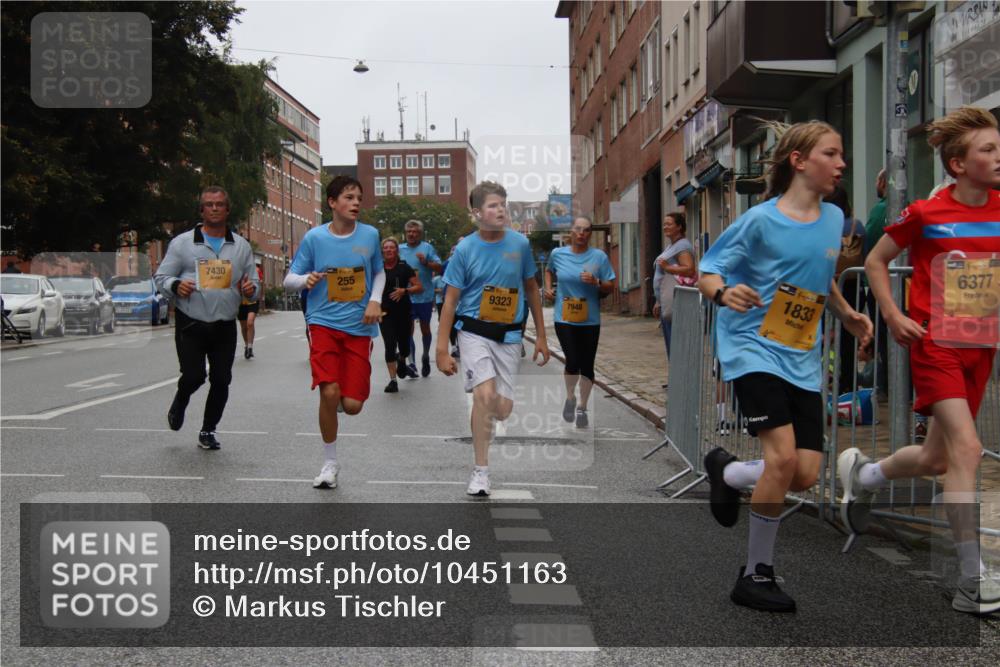 13.09.2026 - Kiel Lauf Markus Tischler http://msf.ph/oto/10451163 13.09.2026 09:43:35 Fleethörn 7430, 255, 9323, 7948, 39, 1833, 6377 meine-sportfotos.de