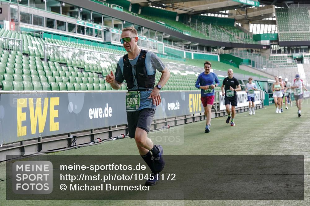 13.09.2026 - 21. swb-Marathon Bremen Michael Burmester http://msf.ph/oto/10451172 13.09.2026 12:49:34 Laufen im Stadion 382, 469, 524, 572, 663, 670, 779, 826, 899, 1349, 1513, 1517, 1605, 1723, 1748, 1872, 1925, 2052, 2287, 2288, 2291, 2347, 2360, 2605, 2750, 2844, 2909, 3043, 3110, 3127, 3197, 3276, 3330, 3625, 3647, 3973, 4033, 4082, 4247, 4384, 4712, 4732, 4743, 4852, 4898, 4990, 5111, 5377, 5383, 5424, 5517, 5570, 5585, 5594, 5636, 5648, 6267, 6652, 6692, 6842, 6906, 6951, 7064, 7109, 7115, 7121, 7399, 7636, 7876, 8706, 8877, 8973, 8981, 9035, 9429 meine-sportfotos.de