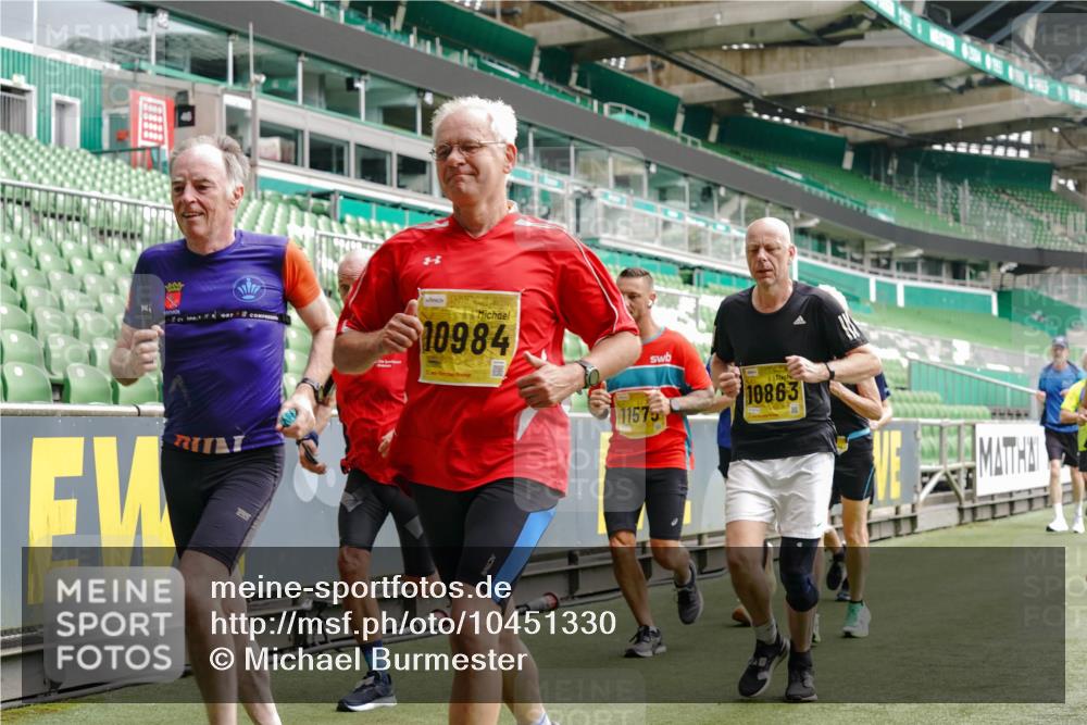 13.09.2026 - 21. swb-Marathon Bremen Michael Burmester http://msf.ph/oto/10451330 13.09.2026 10:31:24 Laufen im Stadion 10141, 10146, 10174, 10193, 10222, 10227, 10233, 10246, 10255, 10281, 10284, 10304, 10339, 10359, 10392, 10443, 10448, 10452, 10471, 10478, 10479, 10503, 10515, 10529, 10540, 10543, 10555, 10577, 10579, 10588, 10589, 10608, 10610, 10626, 10631, 10641, 10646, 10652, 10684, 10685, 10703, 10704, 10708, 10714, 10725, 10757, 10765, 10780, 10808, 10821, 10822, 10837, 10838, 10862, 10863, 10884, 10886, 10887, 10906, 10984, 11002, 11038, 11350, 11379 meine-sportfotos.de