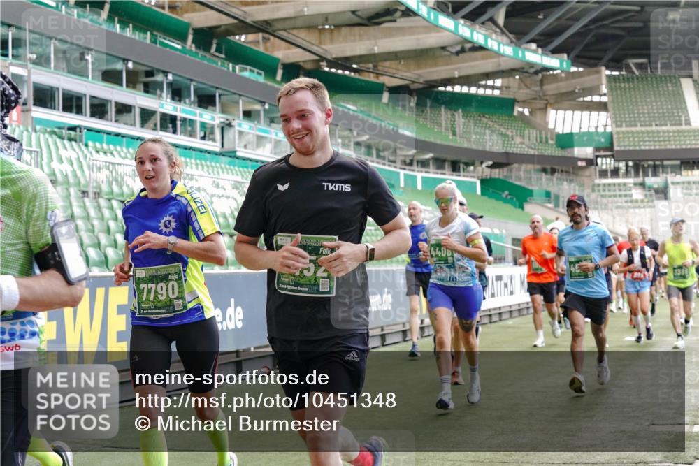 13.09.2026 - 21. swb-Marathon Bremen Michael Burmester http://msf.ph/oto/10451348 13.09.2026 13:09:40 Laufen im Stadion 164, 383, 391, 448, 532, 549, 563, 625, 813, 869, 884, 898, 1025, 1072, 1124, 1150, 1180, 1289, 1398, 1559, 1855, 1867, 1880, 1899, 2041, 2202, 2208, 2229, 2232, 2243, 2268, 2339, 2380, 2413, 2429, 2441, 2467, 2471, 2525, 2530, 2553, 2573, 2594, 2635, 2682, 2692, 2714, 2717, 2727, 2785, 2823, 2841, 2897, 2920, 2930, 2931, 2941, 3032, 3063, 3086, 3089, 3122, 3291, 3316, 3327, 3333, 3398, 3410, 3437, 3707, 3769, 109 meine-sportfotos.de
