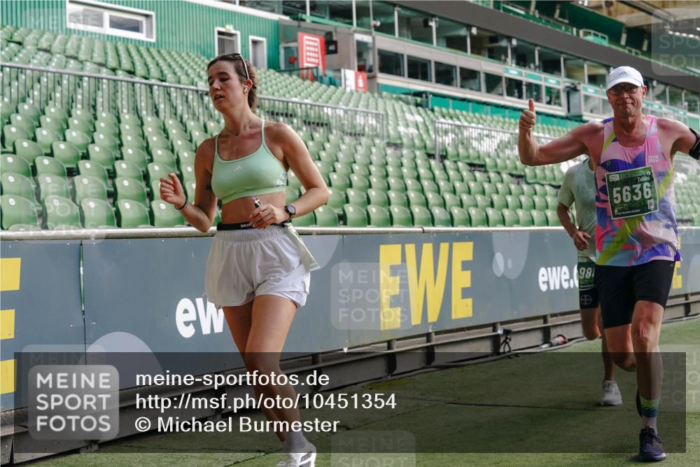 13.09.2026 - 21. swb-Marathon Bremen Michael Burmester http://msf.ph/oto/10451354 13.09.2026 12:49:42 Laufen im Stadion 469, 524, 572, 663, 670, 779, 826, 899, 1349, 1513, 1517, 1605, 1723, 1748, 1925, 2052, 2130, 2287, 2288, 2291, 2347, 2360, 2605, 2750, 2844, 2909, 3043, 3110, 3127, 3197, 3276, 3330, 3625, 3647, 3973, 4033, 4082, 4247, 4384, 4732, 4743, 4852, 4898, 4990, 5111, 5314, 5377, 5383, 5424, 5517, 5570, 5585, 5594, 5620, 5636, 5648, 6267, 6652, 6668, 6692, 6842, 6901, 6906, 6951, 7064, 7109, 7115, 7121, 7636, 7876, 8877, 8973, 9035, 9429 meine-sportfotos.de