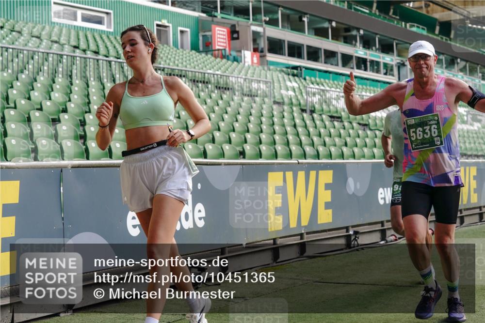 13.09.2026 - 21. swb-Marathon Bremen Michael Burmester http://msf.ph/oto/10451365 13.09.2026 12:49:42 Laufen im Stadion 469, 524, 572, 663, 670, 779, 826, 899, 1349, 1513, 1517, 1605, 1723, 1748, 1925, 2052, 2130, 2287, 2288, 2291, 2347, 2360, 2605, 2750, 2844, 2909, 3043, 3110, 3127, 3197, 3276, 3330, 3625, 3647, 3973, 4033, 4082, 4247, 4384, 4732, 4743, 4852, 4898, 4990, 5111, 5314, 5377, 5383, 5424, 5517, 5570, 5585, 5594, 5620, 5636, 5648, 6267, 6652, 6668, 6692, 6842, 6901, 6906, 6951, 7064, 7109, 7115, 7121, 7636, 7876, 8877, 8973, 9035, 9429 meine-sportfotos.de