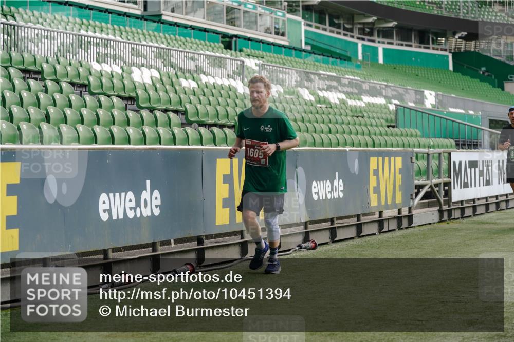13.09.2026 - 21. swb-Marathon Bremen Michael Burmester http://msf.ph/oto/10451394 13.09.2026 12:49:46 Laufen im Stadion 469, 524, 572, 663, 670, 779, 826, 899, 1349, 1513, 1517, 1605, 1723, 1748, 1998, 2052, 2130, 2287, 2288, 2291, 2347, 2360, 2605, 2750, 2844, 2909, 3043, 3110, 3127, 3197, 3276, 3330, 3625, 3647, 3973, 4033, 4082, 4247, 4384, 4732, 4743, 4852, 4898, 4990, 5111, 5314, 5377, 5383, 5424, 5517, 5570, 5585, 5594, 5620, 5636, 5648, 6267, 6652, 6668, 6692, 6842, 6901, 6906, 6951, 7064, 7109, 7115, 7121, 7636, 7876, 8877, 8973, 9035, 9429 meine-sportfotos.de