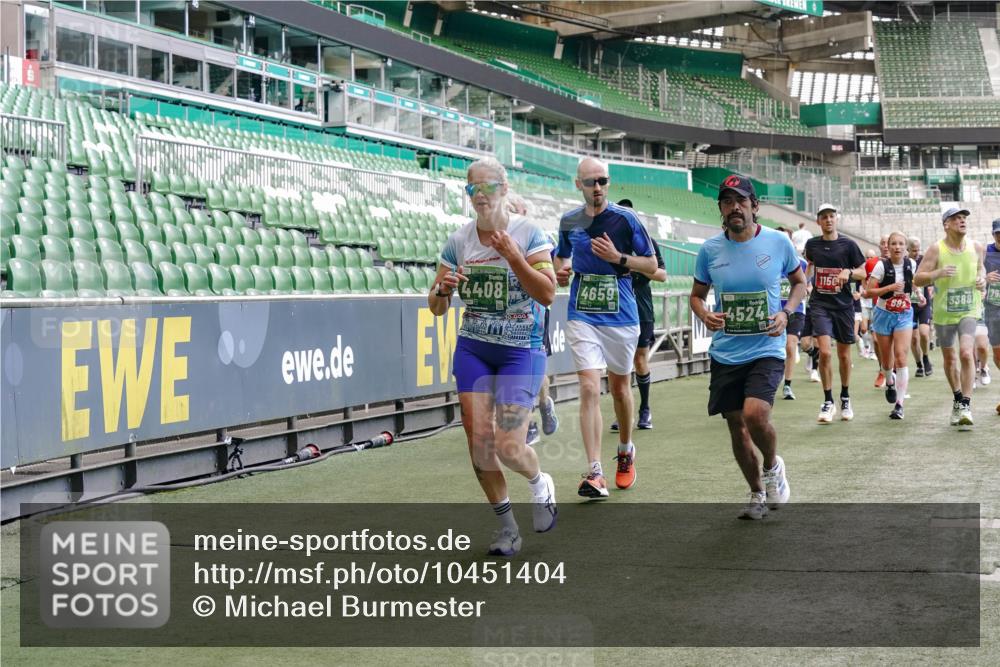 13.09.2026 - 21. swb-Marathon Bremen Michael Burmester http://msf.ph/oto/10451404 13.09.2026 13:09:41 Laufen im Stadion 164, 383, 391, 448, 532, 549, 563, 625, 813, 869, 898, 1025, 1072, 1124, 1150, 1180, 1289, 1398, 1559, 1855, 1867, 1880, 1899, 2041, 2202, 2208, 2229, 2232, 2243, 2268, 2339, 2380, 2413, 2429, 2441, 2467, 2471, 2525, 2530, 2553, 2573, 2594, 2635, 2682, 2692, 2714, 2717, 2727, 2785, 2823, 2841, 2897, 2920, 2930, 2931, 2932, 2941, 3032, 3063, 3086, 3089, 3122, 3291, 3316, 3327, 3333, 3398, 3410, 3437, 3707, 3769, 109 meine-sportfotos.de
