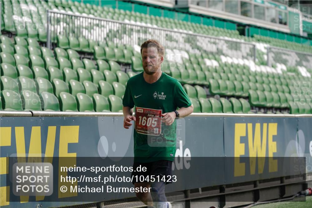 13.09.2026 - 21. swb-Marathon Bremen Michael Burmester http://msf.ph/oto/10451423 13.09.2026 12:49:47 Laufen im Stadion 469, 524, 572, 663, 670, 779, 826, 899, 1349, 1513, 1517, 1605, 1723, 1748, 1998, 2052, 2130, 2287, 2288, 2291, 2347, 2360, 2605, 2750, 2909, 3043, 3110, 3197, 3276, 3330, 3625, 3647, 3973, 4033, 4082, 4247, 4384, 4732, 4743, 4852, 4898, 4990, 5111, 5314, 5377, 5383, 5424, 5517, 5570, 5585, 5594, 5620, 5636, 5648, 6267, 6652, 6668, 6692, 6842, 6901, 6906, 6951, 7064, 7109, 7115, 7121, 7636, 7876, 8877, 9035, 9429 meine-sportfotos.de