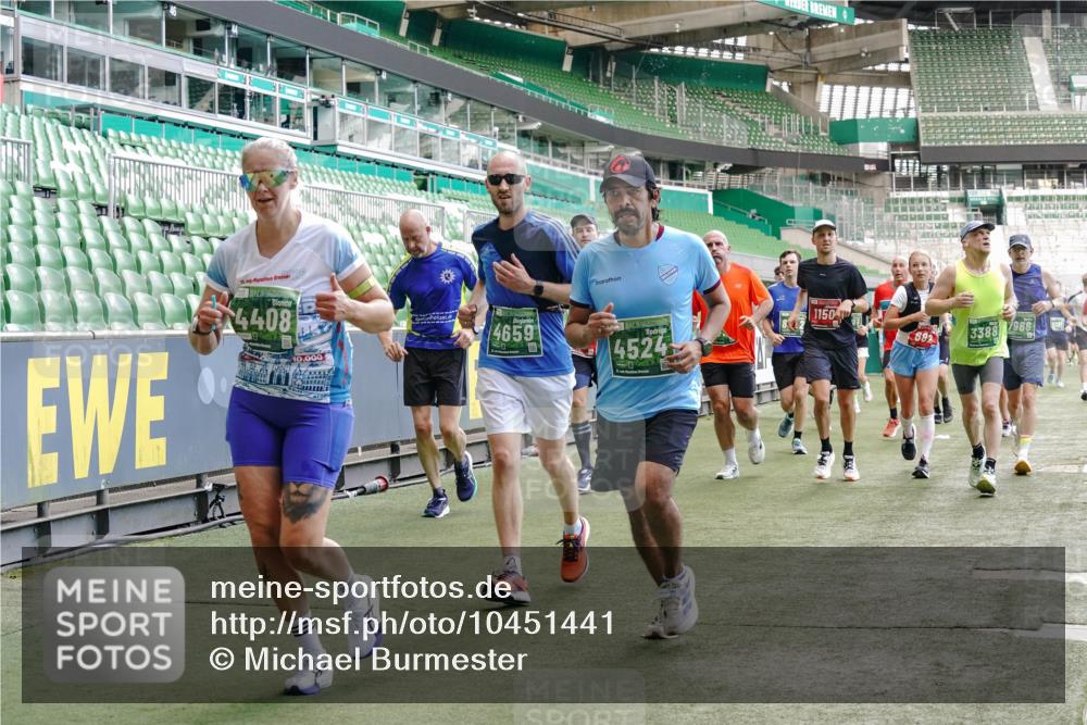 13.09.2026 - 21. swb-Marathon Bremen Michael Burmester http://msf.ph/oto/10451441 13.09.2026 13:09:42 Laufen im Stadion 164, 383, 391, 448, 532, 549, 563, 625, 813, 869, 898, 1025, 1072, 1124, 1150, 1180, 1289, 1398, 1559, 1855, 1867, 1880, 1894, 1899, 2041, 2202, 2208, 2229, 2232, 2243, 2268, 2284, 2339, 2380, 2413, 2429, 2441, 2467, 2471, 2525, 2530, 2553, 2573, 2594, 2635, 2682, 2692, 2714, 2717, 2727, 2785, 2823, 2841, 2897, 2920, 2930, 2931, 2932, 2941, 3032, 3063, 3086, 3089, 3122, 3291, 3316, 3327, 3333, 3398, 3410, 3437, 3707, 3769, 109 meine-sportfotos.de
