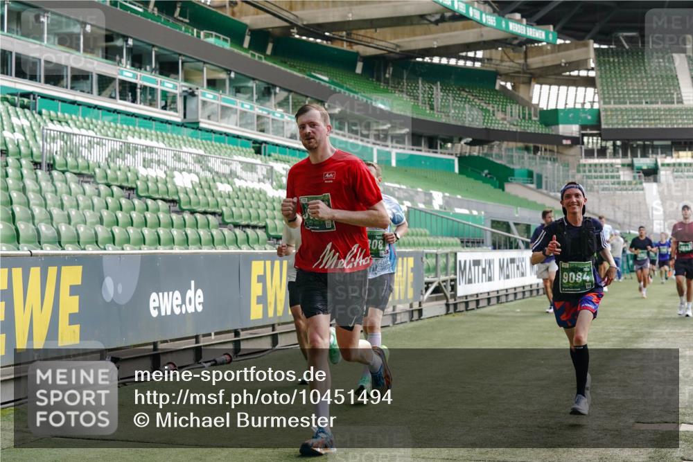 13.09.2026 - 21. swb-Marathon Bremen Michael Burmester http://msf.ph/oto/10451494 13.09.2026 12:50:04 Laufen im Stadion 469, 524, 572, 663, 670, 779, 899, 1513, 1517, 1605, 1723, 1748, 1998, 2052, 2130, 2287, 2288, 2291, 2295, 2347, 2360, 2442, 2444, 2750, 2909, 3043, 3197, 3276, 3330, 3625, 3647, 3808, 3973, 4023, 4033, 4082, 4247, 4368, 4384, 4559, 4732, 4743, 4852, 4888, 4898, 4990, 5066, 5111, 5155, 5314, 5377, 5383, 5424, 5517, 5532, 5570, 5585, 5594, 5620, 5627, 5636, 5648, 6267, 6471, 6652, 6668, 6692, 6842, 6901, 6906, 7109, 7115, 7121, 7876, 9035 meine-sportfotos.de