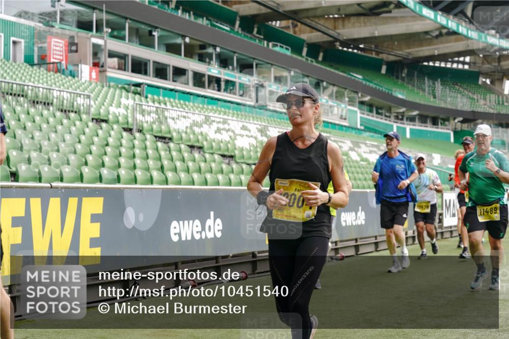 13.09.2026 - 21. swb-Marathon Bremen Michael Burmester http://msf.ph/oto/10451540 13.09.2026 10:31:27 Laufen im Stadion 10141, 10146, 10174, 10193, 10222, 10227, 10233, 10246, 10255, 10281, 10284, 10304, 10339, 10359, 10392, 10443, 10448, 10471, 10478, 10479, 10503, 10515, 10517, 10518, 10529, 10540, 10543, 10555, 10577, 10579, 10588, 10589, 10608, 10610, 10626, 10631, 10641, 10646, 10652, 10684, 10685, 10703, 10704, 10708, 10714, 10725, 10757, 10765, 10780, 10808, 10821, 10822, 10837, 10838, 10862, 10863, 10884, 10886, 10887, 10906, 10984, 11002, 11038, 11350, 11379 meine-sportfotos.de