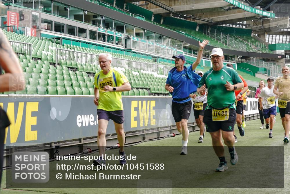 13.09.2026 - 21. swb-Marathon Bremen Michael Burmester http://msf.ph/oto/10451588 13.09.2026 10:31:28 Laufen im Stadion 10141, 10146, 10174, 10193, 10222, 10227, 10246, 10255, 10281, 10284, 10304, 10339, 10359, 10392, 10443, 10448, 10471, 10478, 10479, 10503, 10515, 10517, 10518, 10529, 10540, 10543, 10555, 10577, 10579, 10588, 10589, 10608, 10610, 10626, 10631, 10641, 10646, 10652, 10684, 10685, 10703, 10704, 10708, 10714, 10725, 10757, 10765, 10780, 10808, 10821, 10822, 10837, 10838, 10862, 10863, 10884, 10886, 10906, 10984, 11002, 11038, 11350, 11379 meine-sportfotos.de