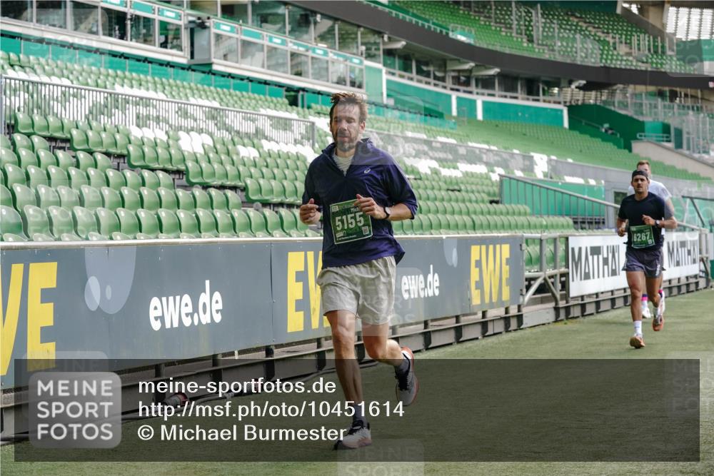13.09.2026 - 21. swb-Marathon Bremen Michael Burmester http://msf.ph/oto/10451614 13.09.2026 12:50:09 Laufen im Stadion 335, 469, 524, 572, 663, 670, 779, 899, 1510, 1513, 1517, 1605, 1613, 1723, 1748, 1970, 1998, 2052, 2130, 2287, 2288, 2291, 2295, 2347, 2360, 2442, 2444, 2750, 2909, 3043, 3197, 3276, 3330, 3484, 3625, 3647, 3808, 3973, 4023, 4033, 4082, 4247, 4368, 4384, 4559, 4732, 4743, 4852, 4888, 4898, 4990, 5066, 5111, 5155, 5314, 5377, 5383, 5424, 5517, 5532, 5570, 5585, 5594, 5620, 5627, 5636, 5648, 6267, 6471, 6652, 6668, 6692, 6842, 6901, 6906, 7109, 7115, 7121, 7876, 9035 meine-sportfotos.de
