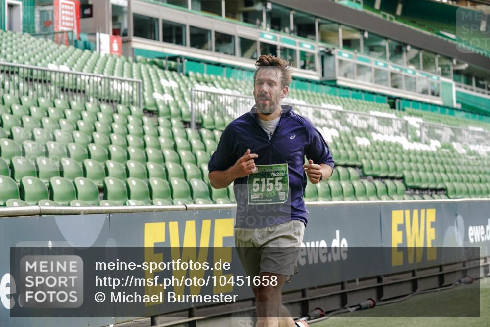 13.09.2026 - 21. swb-Marathon Bremen Michael Burmester http://msf.ph/oto/10451658 13.09.2026 12:50:10 Laufen im Stadion 335, 469, 524, 572, 663, 670, 779, 899, 1510, 1513, 1517, 1605, 1613, 1723, 1748, 1970, 1998, 2052, 2130, 2287, 2288, 2291, 2295, 2347, 2360, 2442, 2444, 2750, 2909, 3043, 3197, 3276, 3330, 3484, 3625, 3647, 3808, 3973, 4023, 4033, 4082, 4247, 4368, 4384, 4473, 4559, 4732, 4743, 4852, 4888, 4898, 4990, 5066, 5111, 5155, 5314, 5377, 5383, 5424, 5517, 5532, 5570, 5585, 5594, 5620, 5627, 5636, 5648, 6267, 6471, 6652, 6668, 6692, 6842, 6901, 6906, 7109, 7115, 7121, 7876, 9035 meine-sportfotos.de