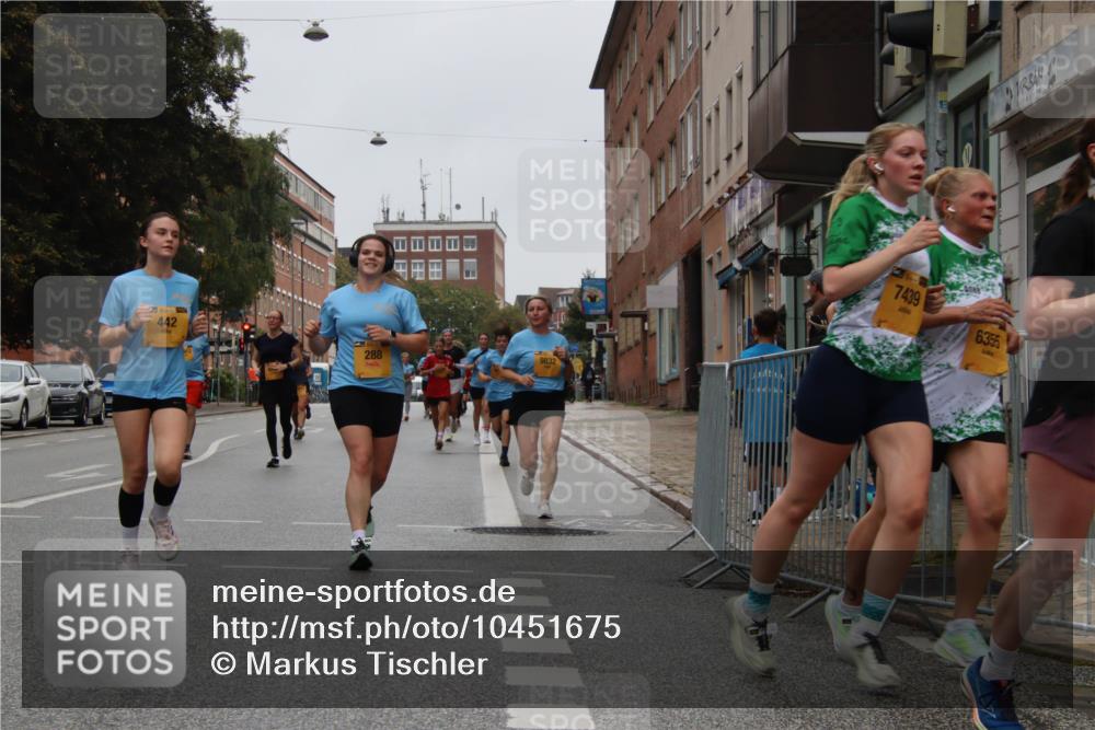 13.09.2026 - Kiel Lauf Markus Tischler http://msf.ph/oto/10451675 13.09.2026 09:45:57 Fleethörn 442, 288, 9832, 7439, 6355 meine-sportfotos.de