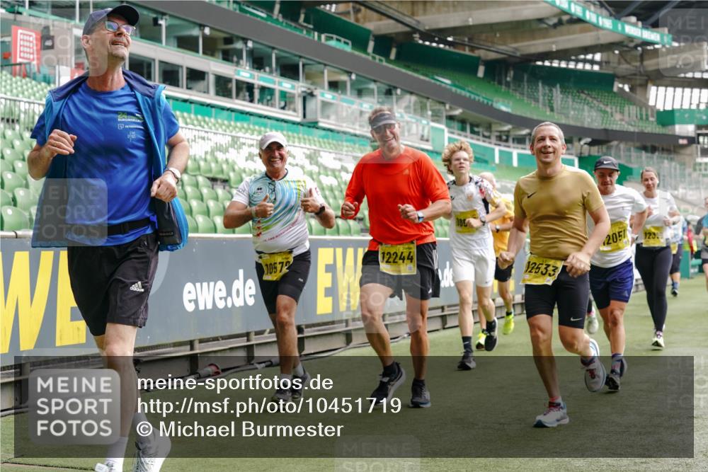 13.09.2026 - 21. swb-Marathon Bremen Michael Burmester http://msf.ph/oto/10451719 13.09.2026 10:31:30 Laufen im Stadion 10141, 10146, 10174, 10193, 10222, 10227, 10246, 10255, 10281, 10284, 10304, 10339, 10359, 10392, 10443, 10448, 10471, 10478, 10479, 10503, 10515, 10517, 10518, 10529, 10540, 10543, 10555, 10577, 10579, 10588, 10589, 10608, 10610, 10626, 10631, 10641, 10646, 10652, 10684, 10685, 10690, 10703, 10704, 10708, 10714, 10725, 10757, 10765, 10780, 10808, 10821, 10822, 10837, 10838, 10862, 10863, 10884, 10886, 10984, 11002, 11038, 11350, 11379 meine-sportfotos.de