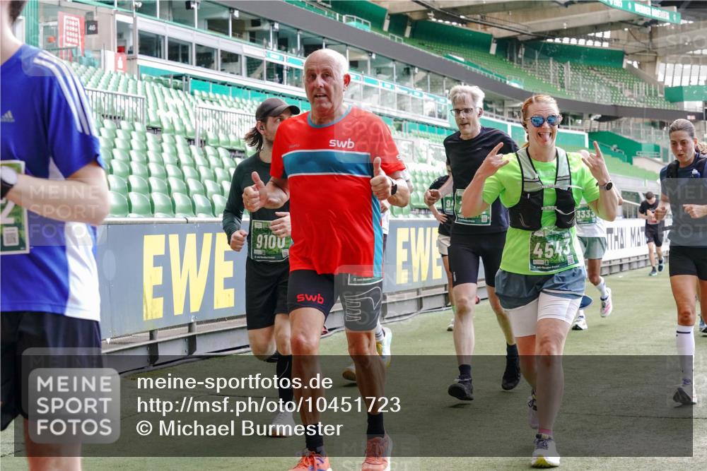 13.09.2026 - 21. swb-Marathon Bremen Michael Burmester http://msf.ph/oto/10451723 13.09.2026 13:09:48 Laufen im Stadion 164, 383, 391, 448, 532, 549, 563, 625, 813, 869, 898, 1025, 1072, 1124, 1150, 1180, 1289, 1398, 1559, 1855, 1867, 1880, 1894, 1899, 2041, 2202, 2208, 2232, 2243, 2268, 2284, 2339, 2342, 2380, 2413, 2429, 2441, 2467, 2471, 2525, 2530, 2553, 2573, 2594, 2654, 2682, 2692, 2714, 2717, 2785, 2819, 2823, 2841, 2897, 2920, 2930, 2931, 2932, 2941, 3032, 3063, 3086, 3089, 3122, 3291, 3316, 3327, 3333, 3370, 3398, 3410, 3437, 3707, 3769, 109 meine-sportfotos.de
