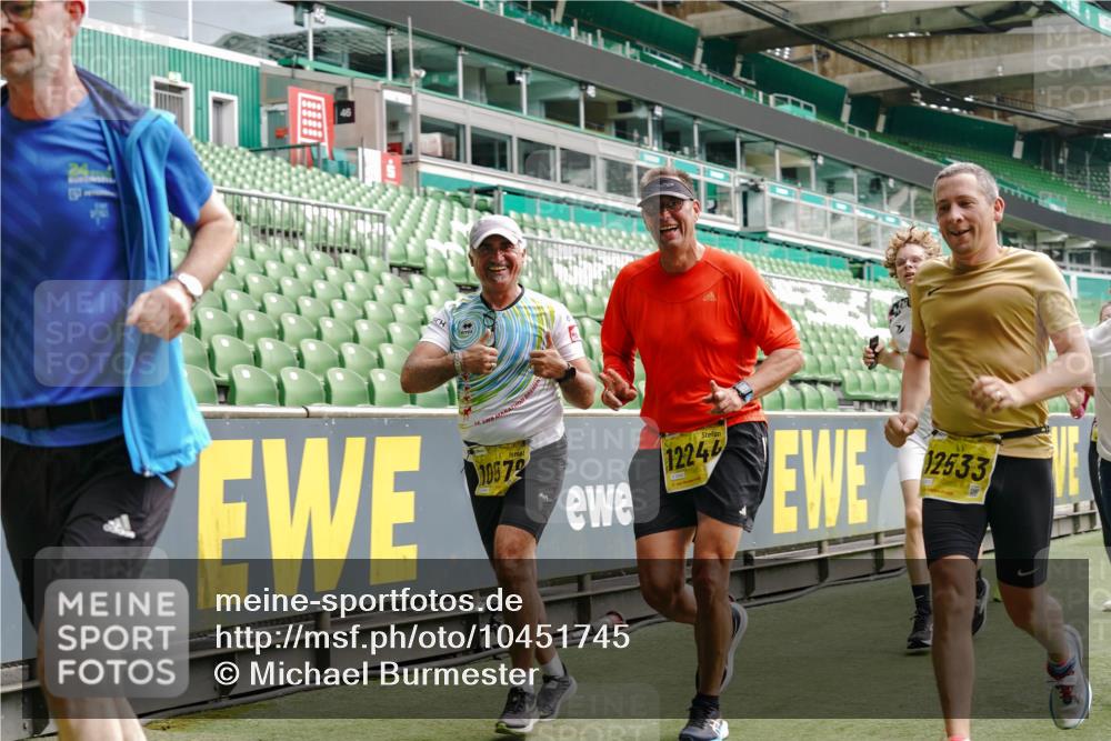 13.09.2026 - 21. swb-Marathon Bremen Michael Burmester http://msf.ph/oto/10451745 13.09.2026 10:31:31 Laufen im Stadion 10141, 10146, 10174, 10193, 10222, 10227, 10246, 10255, 10281, 10284, 10304, 10339, 10359, 10443, 10448, 10471, 10478, 10479, 10503, 10515, 10517, 10518, 10529, 10540, 10543, 10555, 10577, 10579, 10588, 10589, 10608, 10610, 10626, 10631, 10641, 10646, 10652, 10684, 10685, 10690, 10703, 10704, 10708, 10714, 10725, 10757, 10765, 10780, 10808, 10821, 10822, 10837, 10838, 10862, 10863, 10884, 10886, 10984, 11002, 11038, 11350, 11379 meine-sportfotos.de