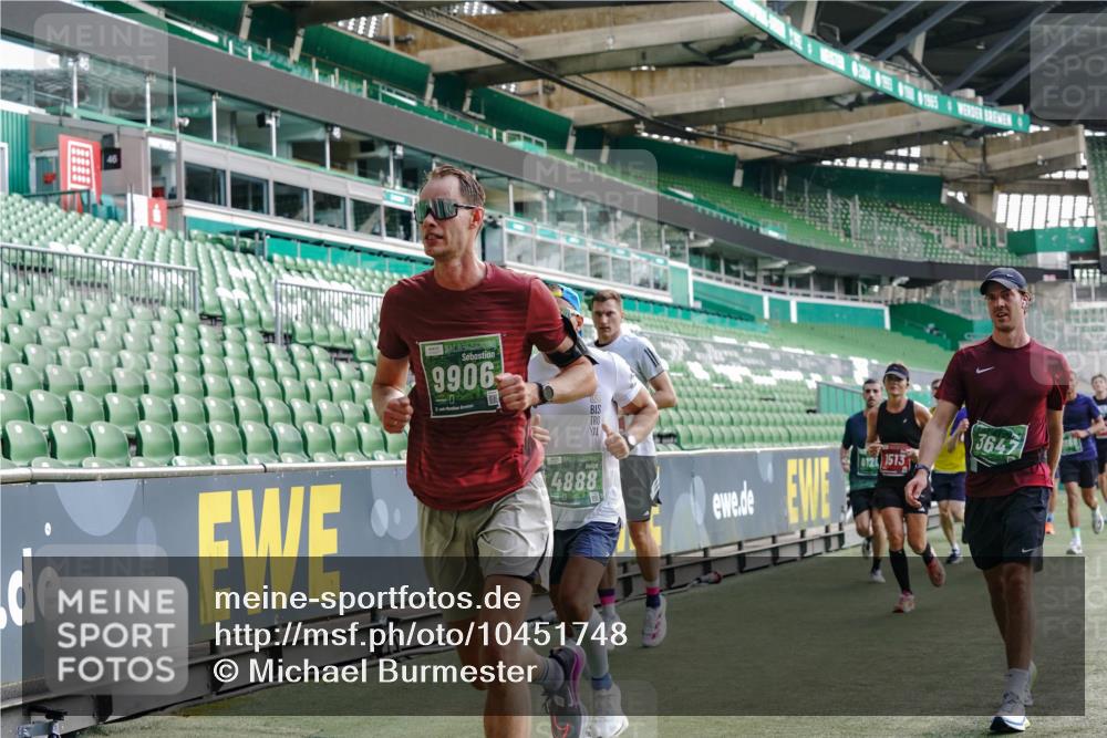 13.09.2026 - 21. swb-Marathon Bremen Michael Burmester http://msf.ph/oto/10451748 13.09.2026 12:50:15 Laufen im Stadion 335, 469, 524, 572, 663, 670, 771, 779, 899, 1510, 1513, 1517, 1605, 1613, 1723, 1748, 1970, 1998, 2052, 2130, 2287, 2288, 2291, 2295, 2347, 2360, 2442, 2444, 2750, 2909, 3043, 3197, 3276, 3330, 3484, 3625, 3647, 3808, 3973, 4023, 4033, 4082, 4247, 4368, 4384, 4473, 4559, 4743, 4852, 4888, 4898, 4990, 5066, 5111, 5155, 5314, 5377, 5383, 5424, 5517, 5532, 5570, 5585, 5594, 5620, 5627, 5636, 5648, 6267, 6471, 6652, 6668, 6692, 6842, 6901, 6906, 7109, 7115, 7121, 7876 meine-sportfotos.de