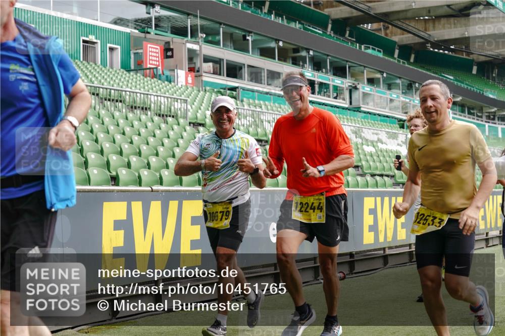 13.09.2026 - 21. swb-Marathon Bremen Michael Burmester http://msf.ph/oto/10451765 13.09.2026 10:31:31 Laufen im Stadion 10141, 10146, 10174, 10193, 10222, 10227, 10246, 10255, 10281, 10284, 10304, 10339, 10359, 10443, 10448, 10471, 10478, 10479, 10503, 10515, 10517, 10518, 10529, 10540, 10543, 10555, 10577, 10579, 10588, 10589, 10608, 10610, 10626, 10631, 10641, 10646, 10652, 10684, 10685, 10690, 10703, 10704, 10708, 10714, 10725, 10757, 10765, 10780, 10808, 10821, 10822, 10837, 10838, 10862, 10863, 10884, 10886, 10984, 11002, 11038, 11350, 11379 meine-sportfotos.de