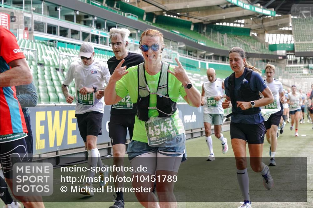 13.09.2026 - 21. swb-Marathon Bremen Michael Burmester http://msf.ph/oto/10451789 13.09.2026 13:09:48 Laufen im Stadion 164, 383, 391, 448, 532, 549, 563, 625, 813, 869, 898, 1025, 1072, 1124, 1150, 1180, 1289, 1398, 1559, 1855, 1867, 1880, 1894, 1899, 2041, 2202, 2208, 2232, 2243, 2268, 2284, 2339, 2342, 2380, 2413, 2429, 2441, 2467, 2471, 2525, 2530, 2553, 2573, 2594, 2654, 2682, 2692, 2714, 2717, 2785, 2819, 2823, 2841, 2897, 2920, 2930, 2931, 2932, 2941, 3032, 3063, 3086, 3089, 3122, 3291, 3316, 3327, 3333, 3370, 3398, 3410, 3437, 3707, 3769, 109 meine-sportfotos.de