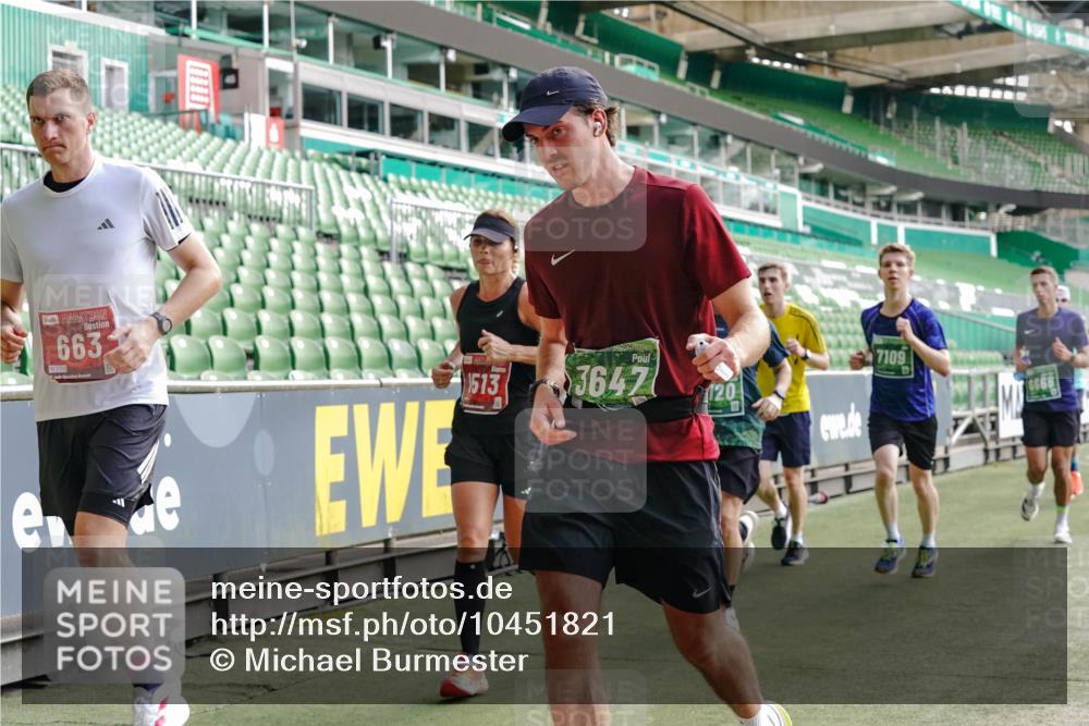 13.09.2026 - 21. swb-Marathon Bremen Michael Burmester http://msf.ph/oto/10451821 13.09.2026 12:50:17 Laufen im Stadion 335, 469, 524, 572, 663, 670, 771, 779, 899, 1510, 1513, 1517, 1605, 1613, 1723, 1748, 1970, 1998, 2052, 2130, 2287, 2288, 2291, 2295, 2347, 2360, 2442, 2444, 2750, 2909, 3043, 3197, 3330, 3484, 3625, 3647, 3808, 3959, 3973, 4023, 4033, 4082, 4247, 4368, 4384, 4473, 4559, 4743, 4852, 4888, 4898, 4990, 5066, 5111, 5155, 5314, 5377, 5383, 5424, 5517, 5532, 5570, 5585, 5594, 5620, 5627, 5636, 5648, 5696, 6267, 6471, 6652, 6668, 6692, 6842, 6901, 6906, 7109, 7115, 7121 meine-sportfotos.de