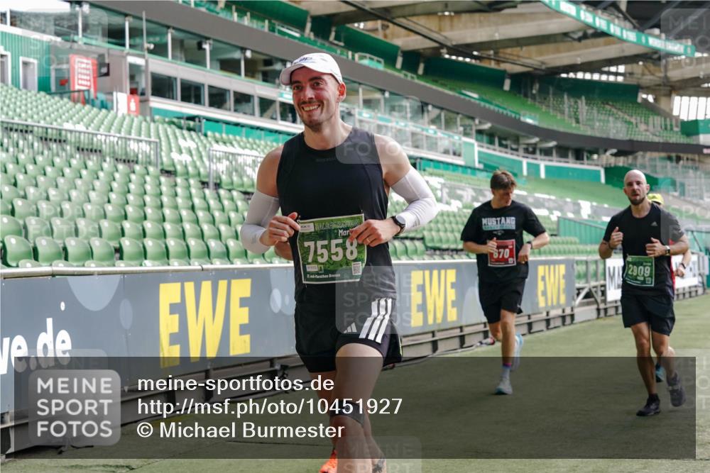 13.09.2026 - 21. swb-Marathon Bremen Michael Burmester http://msf.ph/oto/10451927 13.09.2026 12:50:21 Laufen im Stadion 335, 469, 524, 663, 670, 771, 779, 899, 1510, 1513, 1517, 1605, 1613, 1723, 1748, 1970, 1998, 2052, 2130, 2287, 2288, 2291, 2295, 2347, 2360, 2442, 2444, 2750, 2909, 3043, 3197, 3330, 3484, 3625, 3647, 3808, 3959, 3973, 4023, 4033, 4247, 4368, 4384, 4473, 4559, 4743, 4852, 4888, 4898, 4990, 5066, 5111, 5155, 5314, 5377, 5383, 5517, 5532, 5570, 5585, 5594, 5620, 5627, 5636, 5648, 5696, 6267, 6471, 6652, 6668, 6692, 6842, 6901, 6906, 7109, 7115, 7121, 8033 meine-sportfotos.de