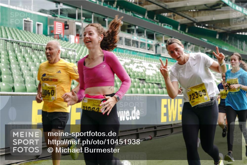 13.09.2026 - 21. swb-Marathon Bremen Michael Burmester http://msf.ph/oto/10451938 13.09.2026 10:31:33 Laufen im Stadion 10141, 10146, 10174, 10222, 10227, 10246, 10255, 10281, 10284, 10304, 10339, 10359, 10410, 10443, 10448, 10471, 10478, 10479, 10503, 10515, 10517, 10518, 10529, 10540, 10543, 10555, 10577, 10579, 10588, 10589, 10608, 10610, 10626, 10631, 10641, 10646, 10684, 10685, 10690, 10703, 10704, 10708, 10714, 10725, 10757, 10765, 10780, 10821, 10822, 10837, 10838, 10862, 10863, 10884, 10886, 10984, 11002, 11038, 11350, 11379 meine-sportfotos.de