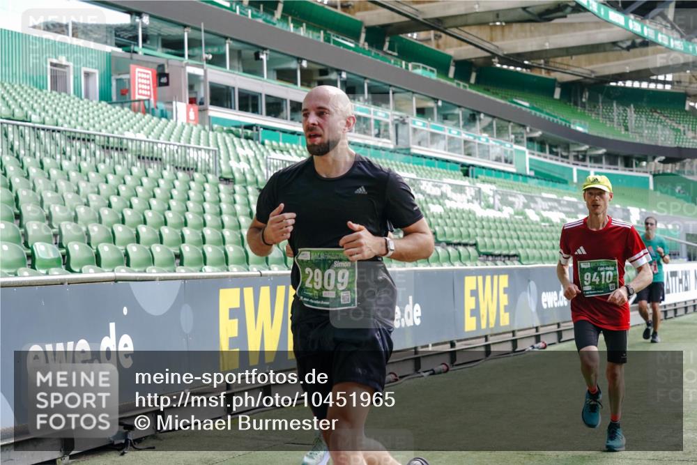 13.09.2026 - 21. swb-Marathon Bremen Michael Burmester http://msf.ph/oto/10451965 13.09.2026 12:50:22 Laufen im Stadion 335, 469, 524, 663, 670, 771, 779, 899, 1510, 1513, 1517, 1605, 1613, 1723, 1748, 1970, 1998, 2052, 2130, 2287, 2288, 2291, 2295, 2347, 2360, 2442, 2444, 2750, 2909, 3043, 3197, 3330, 3484, 3625, 3647, 3808, 3959, 3973, 4023, 4033, 4247, 4368, 4384, 4473, 4559, 4743, 4852, 4888, 4898, 4990, 5066, 5111, 5155, 5314, 5377, 5383, 5517, 5532, 5570, 5585, 5594, 5620, 5627, 5636, 5648, 5696, 6267, 6471, 6652, 6668, 6692, 6842, 6901, 6906, 7109, 7115, 7121, 8033 meine-sportfotos.de