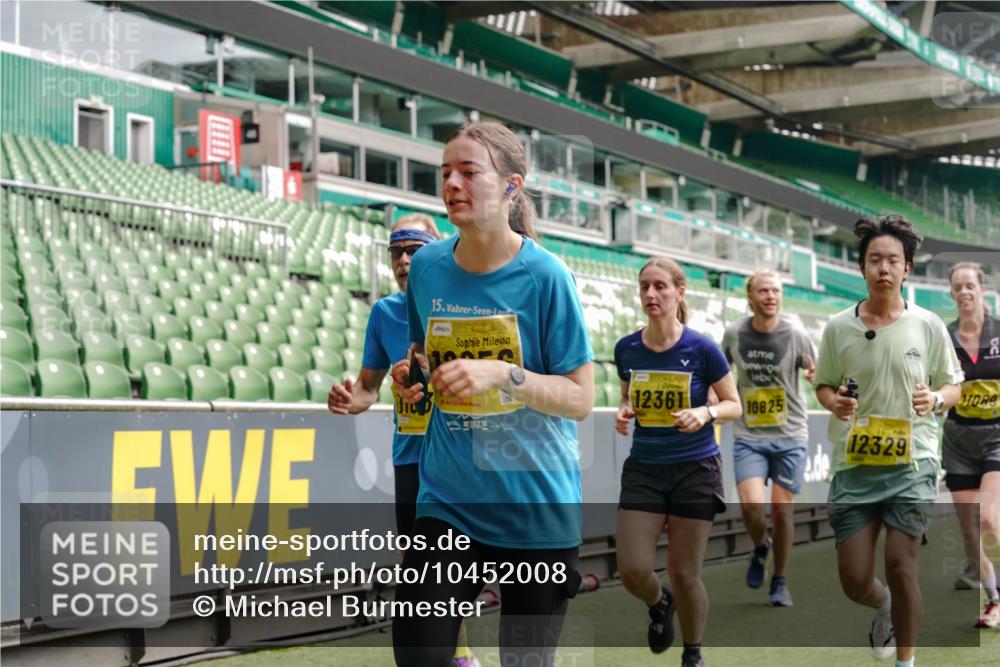 13.09.2026 - 21. swb-Marathon Bremen Michael Burmester http://msf.ph/oto/10452008 13.09.2026 10:31:35 Laufen im Stadion 10141, 10146, 10174, 10222, 10227, 10246, 10255, 10256, 10281, 10284, 10304, 10339, 10359, 10410, 10443, 10448, 10471, 10478, 10479, 10503, 10515, 10517, 10518, 10529, 10540, 10543, 10555, 10577, 10579, 10588, 10589, 10608, 10610, 10626, 10631, 10641, 10646, 10684, 10685, 10690, 10703, 10704, 10707, 10708, 10714, 10725, 10757, 10765, 10780, 10821, 10822, 10837, 10838, 10862, 10863, 10884, 10886, 10984, 11038, 11350, 11379 meine-sportfotos.de
