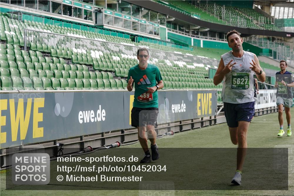13.09.2026 - 21. swb-Marathon Bremen Michael Burmester http://msf.ph/oto/10452034 13.09.2026 12:50:25 Laufen im Stadion 335, 469, 524, 663, 670, 771, 779, 899, 1510, 1513, 1517, 1605, 1613, 1723, 1748, 1970, 1998, 2052, 2130, 2287, 2288, 2291, 2295, 2347, 2360, 2442, 2444, 2750, 2909, 3043, 3197, 3330, 3484, 3625, 3647, 3808, 3959, 3973, 4023, 4033, 4247, 4368, 4384, 4473, 4559, 4743, 4852, 4888, 4898, 4990, 5066, 5111, 5155, 5314, 5377, 5383, 5521, 5532, 5570, 5585, 5594, 5620, 5627, 5636, 5648, 5696, 6267, 6471, 6652, 6668, 6692, 6842, 6901, 6906, 7109, 7115, 7121, 8033 meine-sportfotos.de