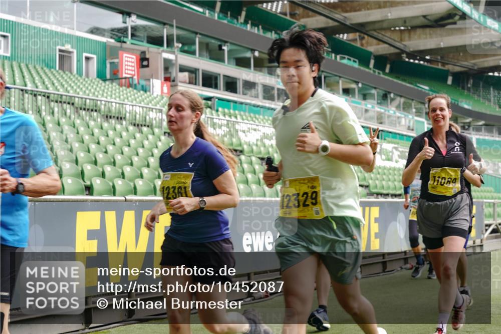 13.09.2026 - 21. swb-Marathon Bremen Michael Burmester http://msf.ph/oto/10452087 13.09.2026 10:31:35 Laufen im Stadion 10141, 10146, 10174, 10222, 10227, 10246, 10255, 10256, 10281, 10284, 10304, 10339, 10359, 10410, 10443, 10448, 10471, 10478, 10479, 10503, 10515, 10517, 10518, 10529, 10540, 10543, 10555, 10577, 10579, 10588, 10589, 10608, 10610, 10626, 10631, 10641, 10646, 10684, 10685, 10690, 10703, 10704, 10707, 10708, 10714, 10725, 10757, 10765, 10780, 10821, 10822, 10837, 10838, 10862, 10863, 10884, 10886, 10984, 11038, 11350, 11379 meine-sportfotos.de
