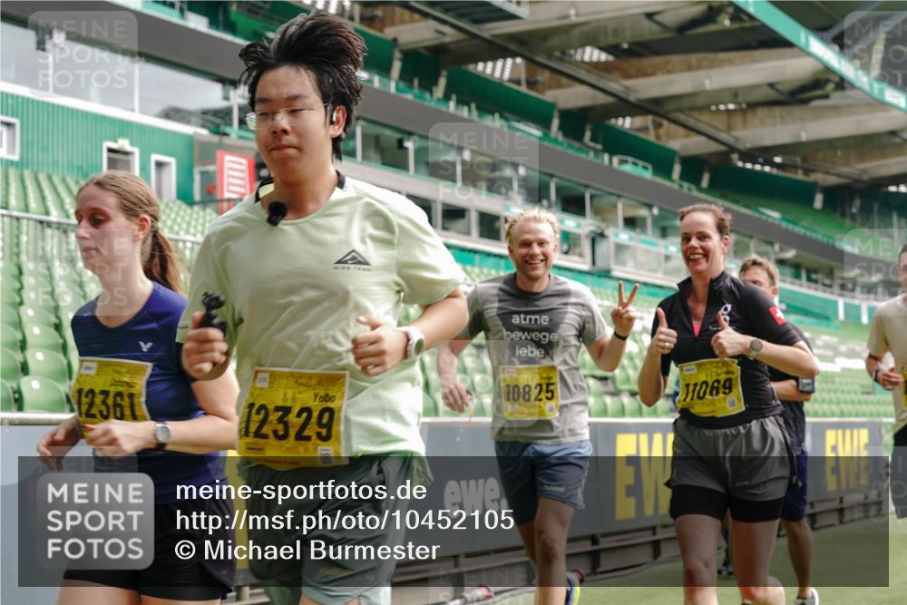 13.09.2026 - 21. swb-Marathon Bremen Michael Burmester http://msf.ph/oto/10452105 13.09.2026 10:31:36 Laufen im Stadion 10141, 10146, 10174, 10222, 10227, 10246, 10255, 10256, 10281, 10284, 10304, 10339, 10359, 10410, 10443, 10448, 10471, 10478, 10479, 10503, 10515, 10517, 10518, 10529, 10540, 10543, 10555, 10577, 10579, 10588, 10589, 10608, 10610, 10626, 10631, 10641, 10646, 10684, 10685, 10690, 10703, 10704, 10707, 10708, 10714, 10725, 10757, 10765, 10780, 10821, 10822, 10837, 10838, 10862, 10863, 10884, 10886, 10984, 11038, 11350, 11379 meine-sportfotos.de