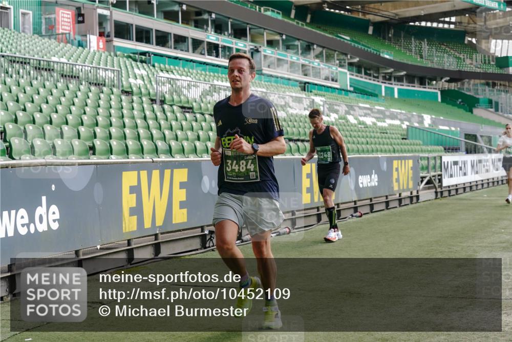 13.09.2026 - 21. swb-Marathon Bremen Michael Burmester http://msf.ph/oto/10452109 13.09.2026 12:50:29 Laufen im Stadion 335, 469, 663, 670, 771, 779, 899, 1510, 1513, 1517, 1605, 1613, 1723, 1748, 1970, 1998, 2052, 2130, 2288, 2291, 2295, 2347, 2360, 2442, 2444, 2750, 2909, 3043, 3197, 3330, 3484, 3625, 3647, 3808, 3959, 3973, 4023, 4033, 4247, 4368, 4384, 4473, 4559, 4743, 4852, 4888, 4990, 5066, 5111, 5155, 5314, 5377, 5383, 5521, 5532, 5570, 5585, 5594, 5620, 5627, 5636, 5648, 5696, 6267, 6274, 6471, 6652, 6668, 6842, 6901, 6906, 7109, 7115, 7121, 8033, 8798 meine-sportfotos.de