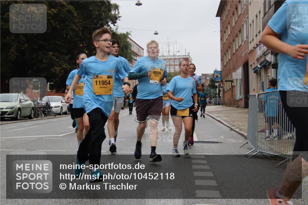 13.09.2026 - Kiel Lauf Markus Tischler http://msf.ph/oto/10452118 13.09.2026 09:48:15 Fleethörn 35, 707, 38, 11954, 38, 9209, 10961 meine-sportfotos.de