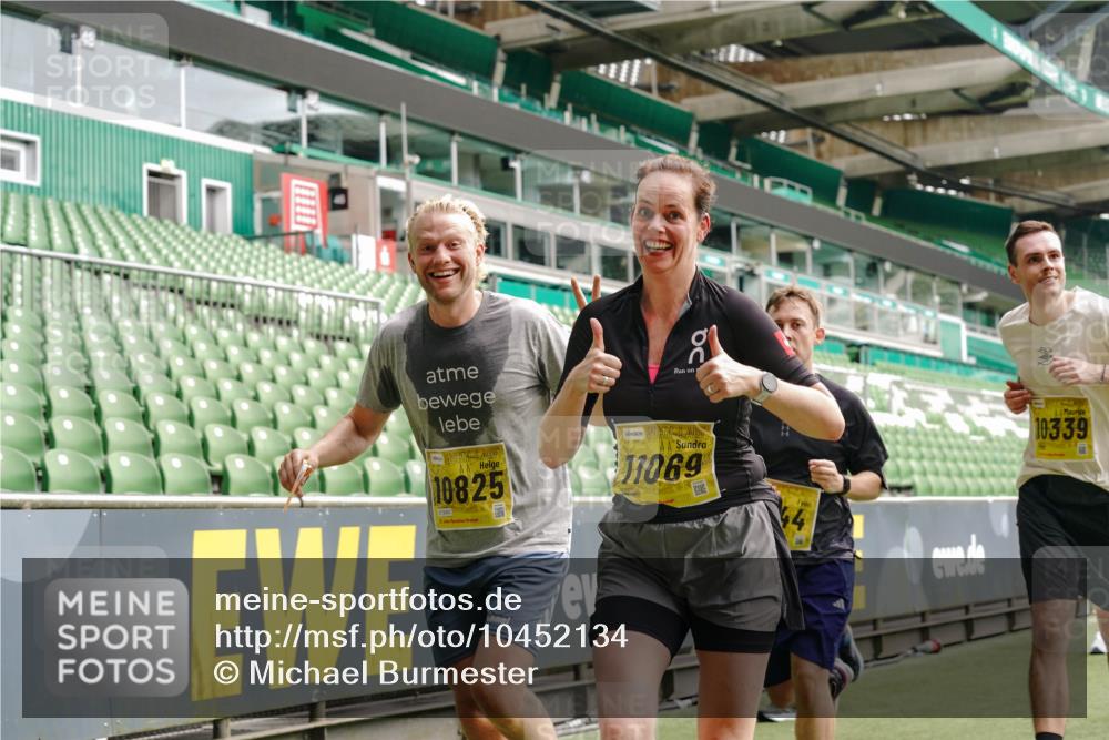 13.09.2026 - 21. swb-Marathon Bremen Michael Burmester http://msf.ph/oto/10452134 13.09.2026 10:31:36 Laufen im Stadion 10141, 10146, 10174, 10222, 10227, 10246, 10255, 10256, 10281, 10284, 10304, 10339, 10359, 10410, 10443, 10448, 10471, 10478, 10479, 10503, 10515, 10517, 10518, 10529, 10540, 10543, 10555, 10577, 10579, 10588, 10589, 10608, 10610, 10626, 10631, 10641, 10646, 10684, 10685, 10690, 10703, 10704, 10707, 10708, 10714, 10725, 10757, 10765, 10780, 10821, 10822, 10837, 10838, 10862, 10863, 10884, 10886, 10984, 11038, 11350, 11379 meine-sportfotos.de