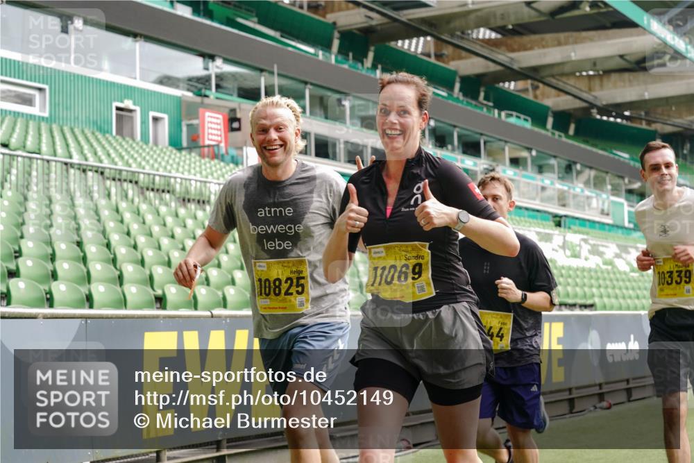 13.09.2026 - 21. swb-Marathon Bremen Michael Burmester http://msf.ph/oto/10452149 13.09.2026 10:31:37 Laufen im Stadion 10141, 10146, 10174, 10222, 10227, 10246, 10255, 10256, 10281, 10284, 10304, 10339, 10359, 10365, 10410, 10443, 10448, 10471, 10478, 10479, 10503, 10515, 10517, 10518, 10529, 10540, 10543, 10555, 10577, 10579, 10588, 10589, 10608, 10610, 10626, 10631, 10641, 10646, 10684, 10685, 10690, 10703, 10704, 10707, 10708, 10714, 10725, 10757, 10765, 10780, 10821, 10822, 10837, 10838, 10862, 10863, 10884, 10886, 10984, 11038, 11350, 11379 meine-sportfotos.de