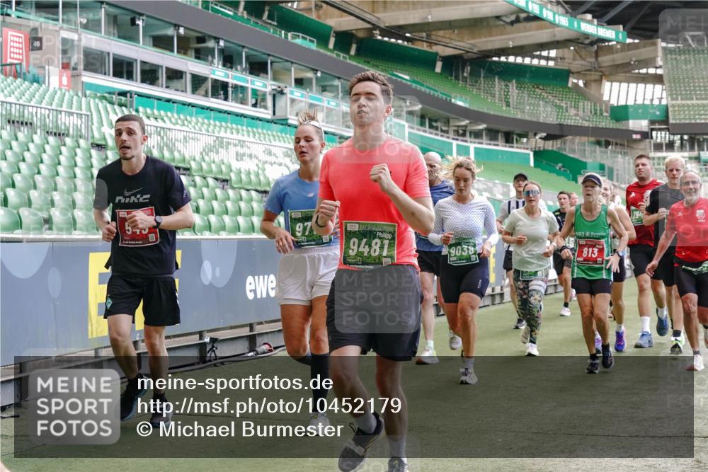 13.09.2026 - 21. swb-Marathon Bremen Michael Burmester http://msf.ph/oto/10452179 13.09.2026 13:09:57 Laufen im Stadion 164, 383, 391, 448, 532, 549, 563, 625, 813, 869, 898, 1025, 1072, 1124, 1150, 1180, 1398, 1738, 1855, 1867, 1880, 1894, 1967, 2202, 2208, 2232, 2243, 2268, 2284, 2333, 2339, 2342, 2380, 2413, 2429, 2432, 2441, 2467, 2471, 2525, 2530, 2553, 2573, 2594, 2654, 2682, 2692, 2714, 2717, 2785, 2819, 2823, 2841, 2897, 2920, 2930, 2931, 2932, 2941, 3032, 3063, 3086, 3089, 3122, 3208, 3291, 3316, 3327, 3333, 3370, 3398, 3410, 3437, 3470, 3707, 3769, 109 meine-sportfotos.de